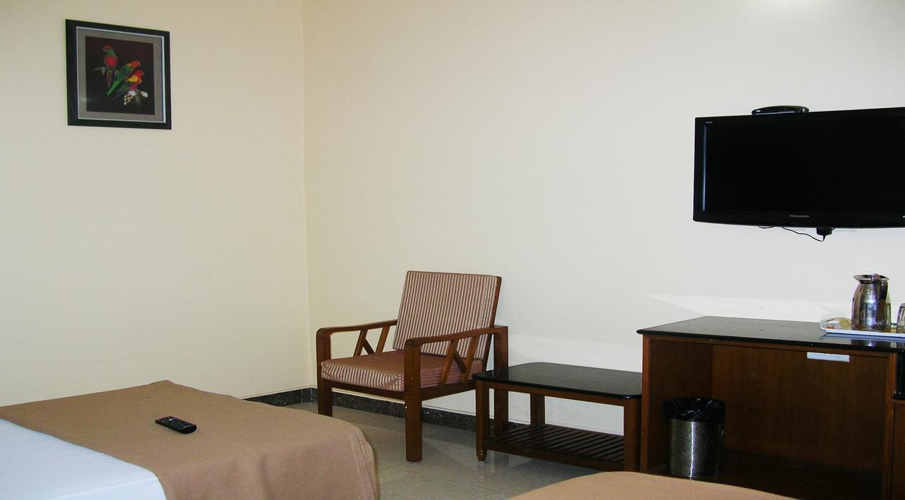 Athidhi Residency Hotel Tirupati Ngoại thất bức ảnh