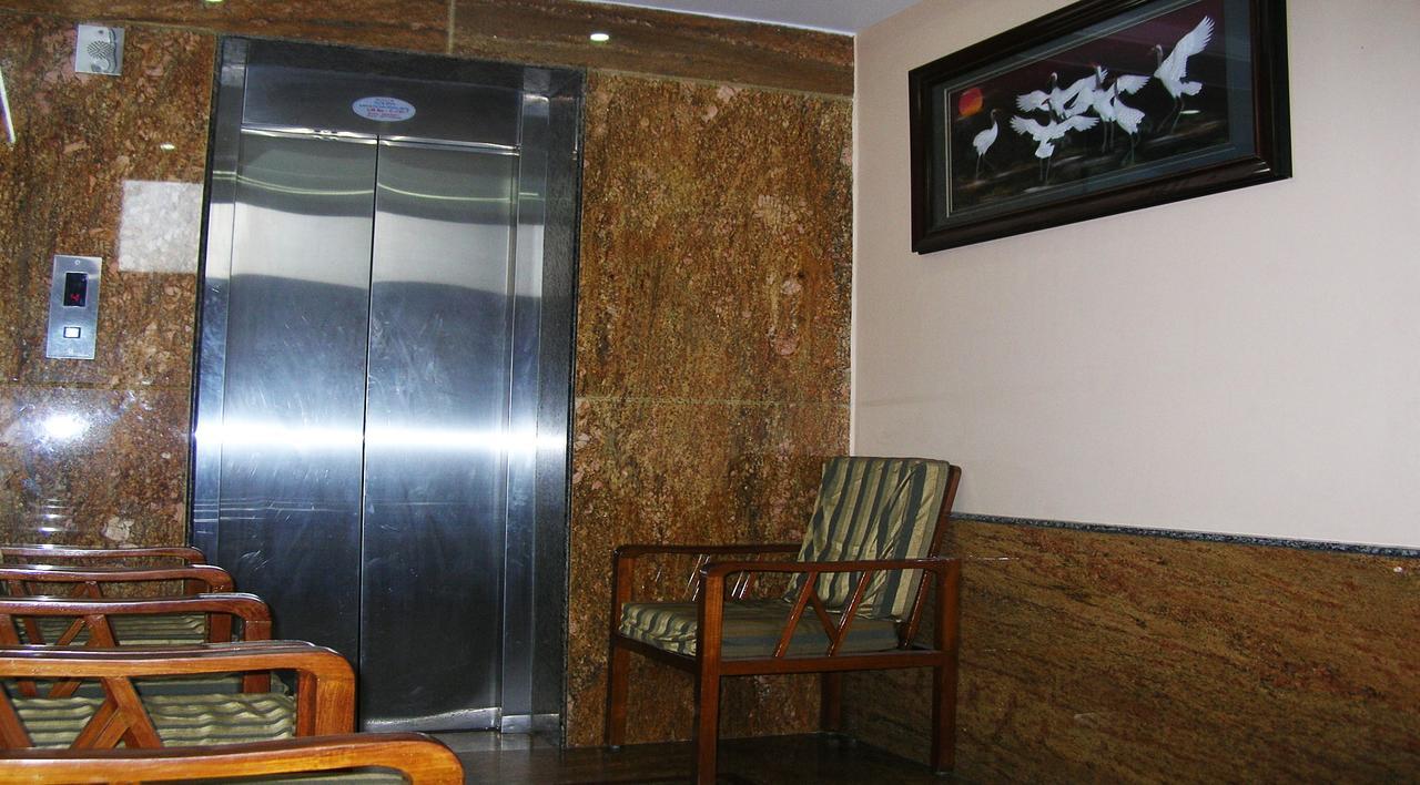Athidhi Residency Hotel Tirupati Ngoại thất bức ảnh
